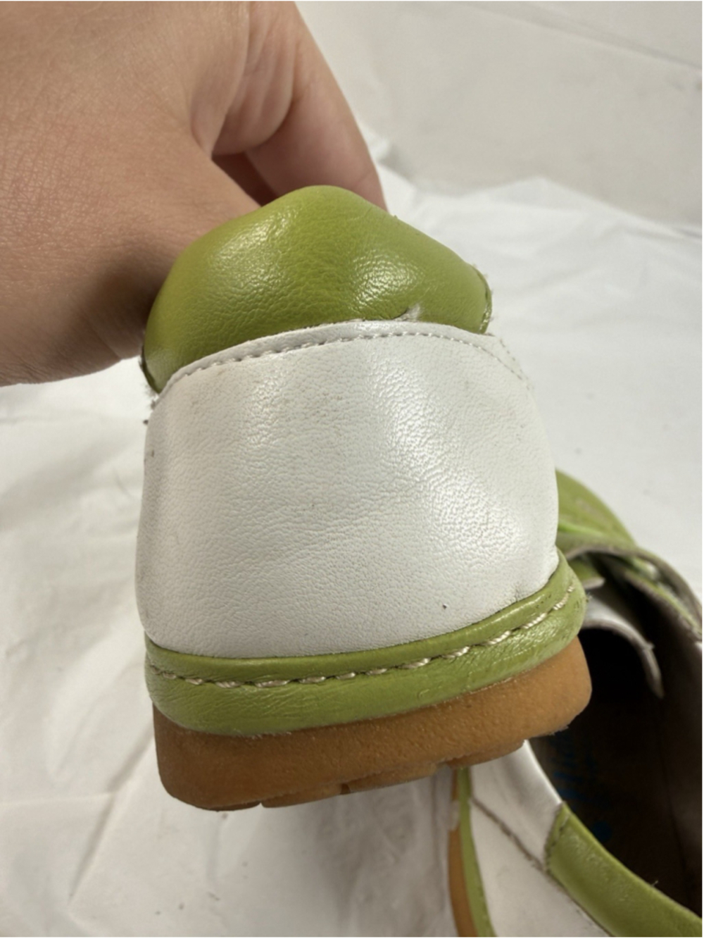 Hide & Squeak Toddler Girl's Green Strapped Shoes Sz 9/25 - Picture 12 of 15